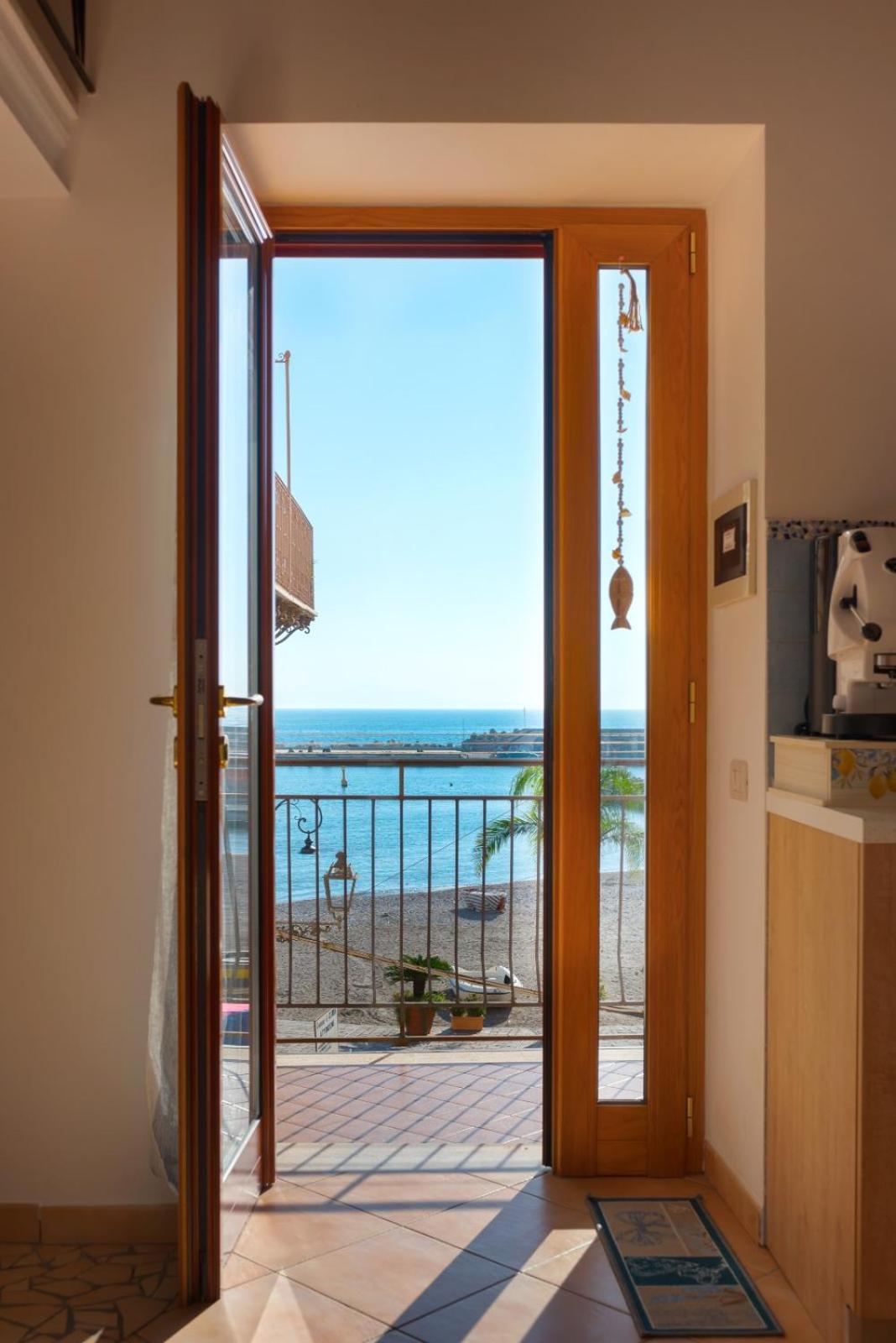 Casa Vacanze "Il Baffo E Il Mare" Cetara Buitenkant foto